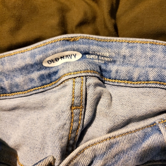 Old Navy Rockstar skinny midrise denim - Picture 2 of 3